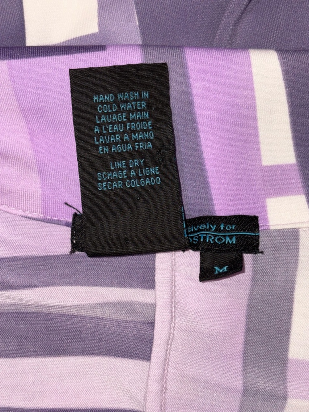 Vintage BCBG exclusively for Nordstroms Geometric Print Purple Wrap dress Y2K M - Picture 6 of 6